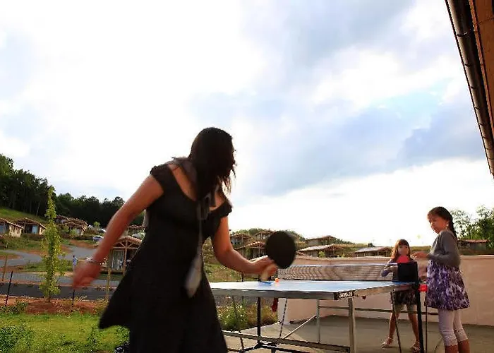 Hotel Terres De France Les Hameaux De Pomette Cazals (Lot)