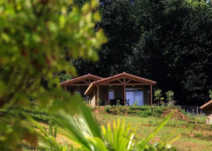 Hotel Terres De France Les Hameaux De Pomette *