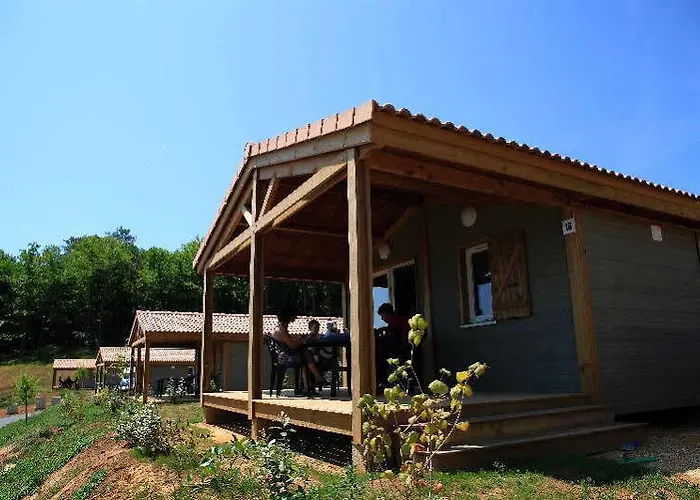 Hotel Terres De France Les Hameaux De Pomette Cazals (Lot)