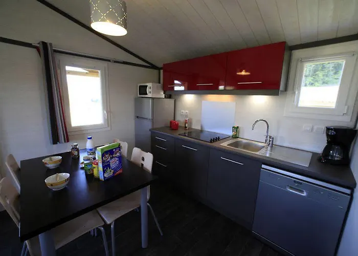 Terres De France Les Hameaux De Pomette Hotel