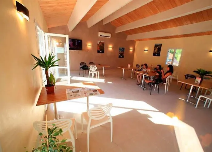 Terres De France Les Hameaux De Pomette * Cazals (Lot)