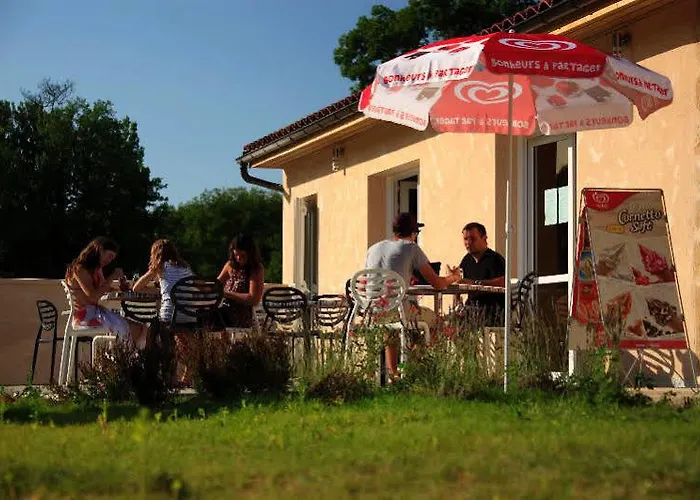 Terres De France Les Hameaux De Pomette Hotell *